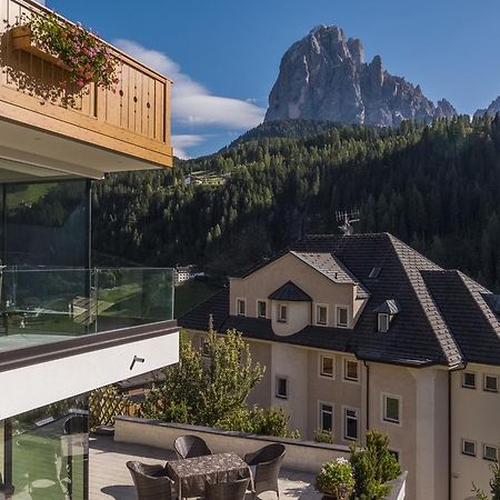 Hotel Garni Gardena - Appartments Santa Cristina Val Gardena Kültér fotó