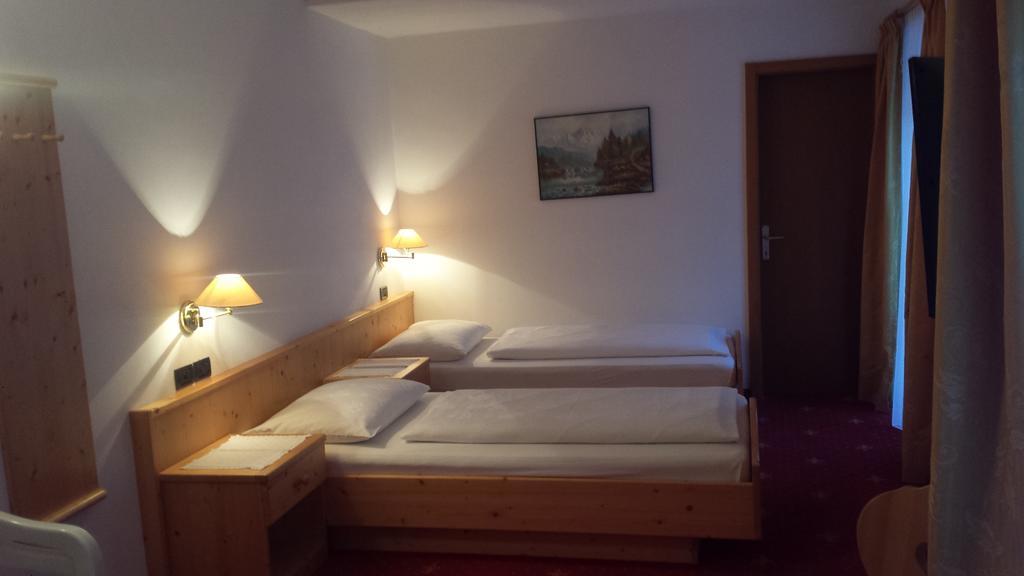 Hotel Garni Gardena - Appartments Santa Cristina Val Gardena Szoba fotó