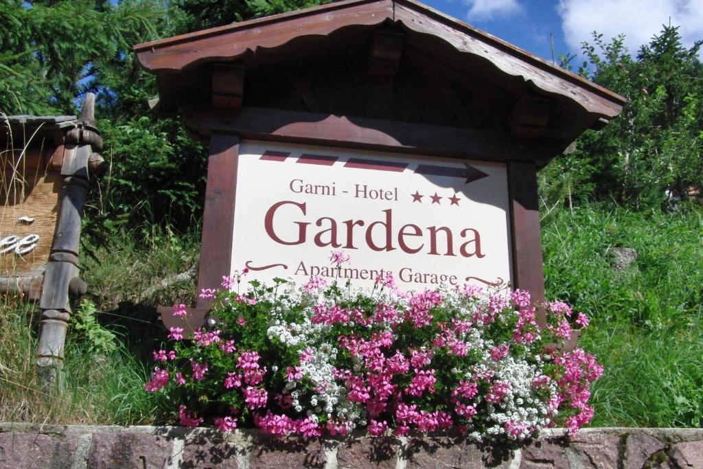 Hotel Garni Gardena - Appartments Santa Cristina Val Gardena Kültér fotó