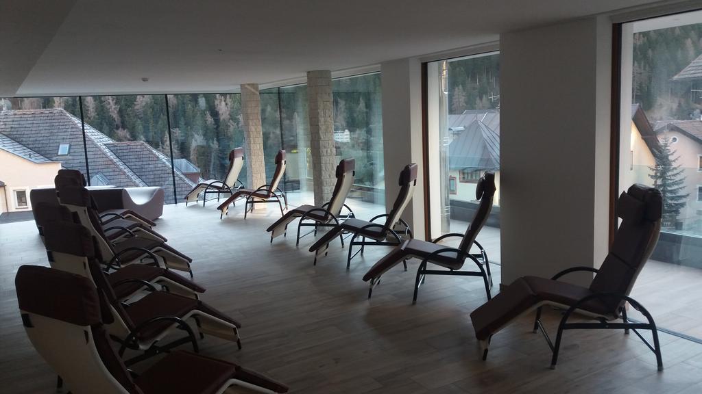 Hotel Garni Gardena - Appartments Santa Cristina Val Gardena Kültér fotó