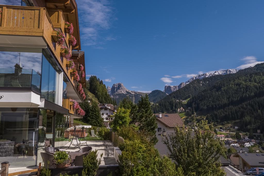 Hotel Garni Gardena - Appartments Santa Cristina Val Gardena Kültér fotó